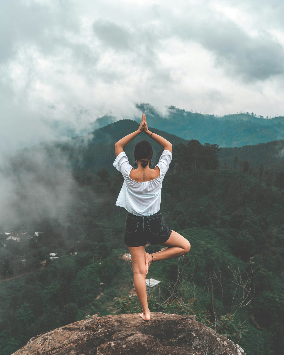 SUKHA Yoga — Shala y práctica consciente en Vallemar de la Vega